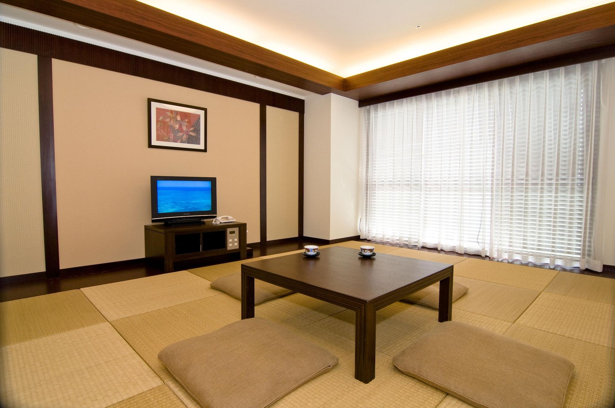Royal Hotel Okinawa Zanpamisaki Йомитан Екстериор снимка