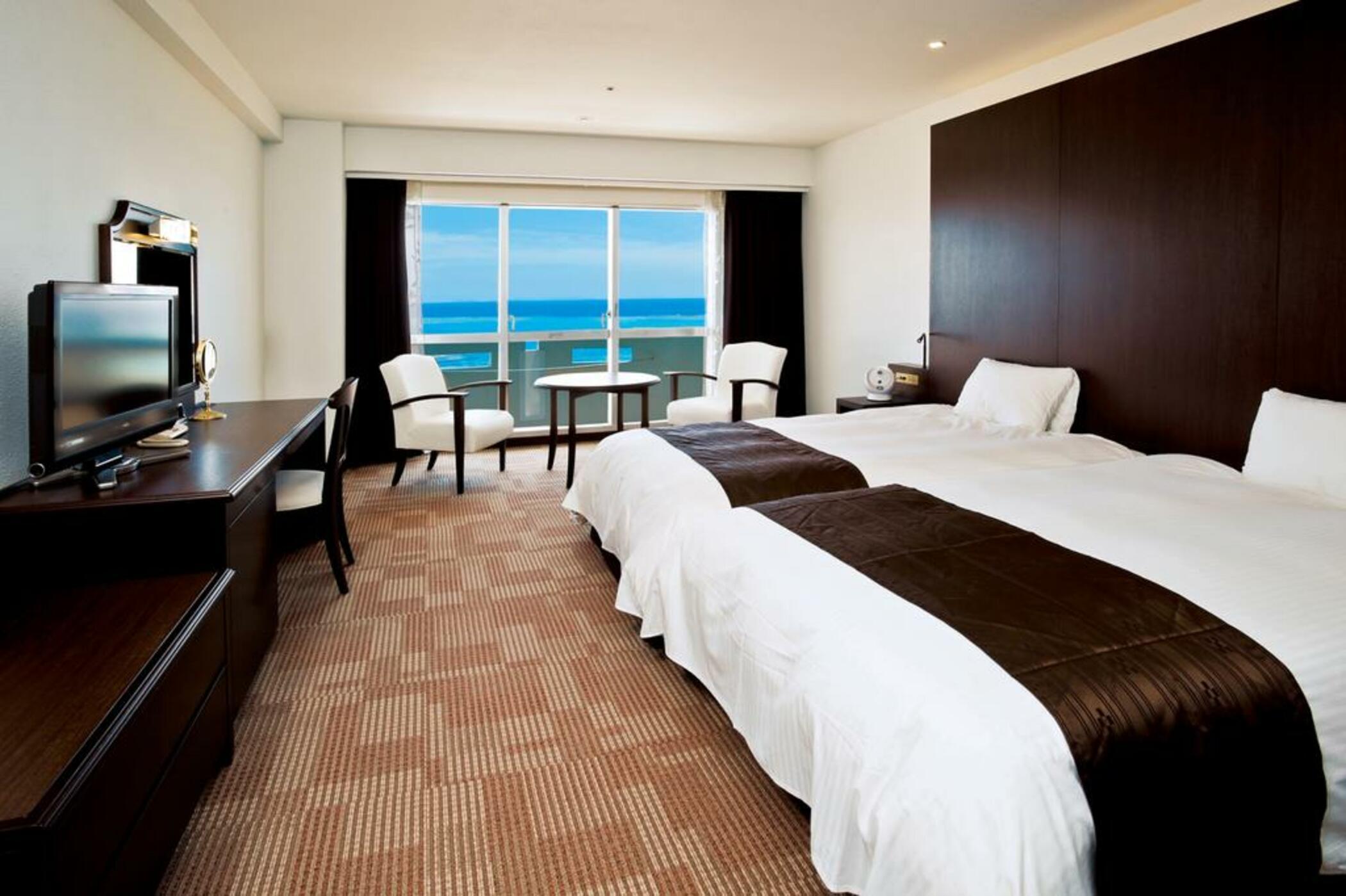 Royal Hotel Okinawa Zanpamisaki Йомитан Екстериор снимка