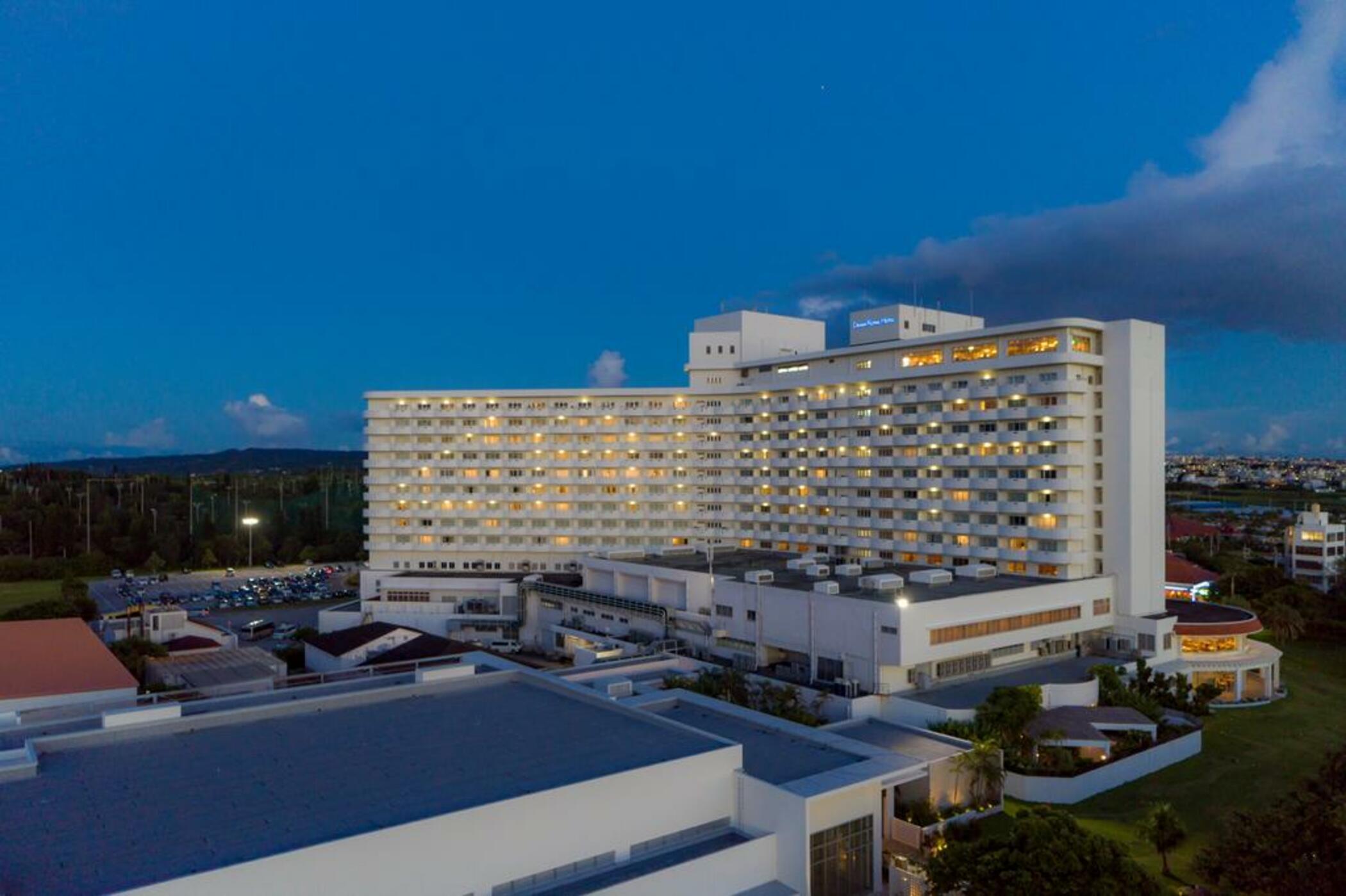 Royal Hotel Okinawa Zanpamisaki Йомитан Екстериор снимка