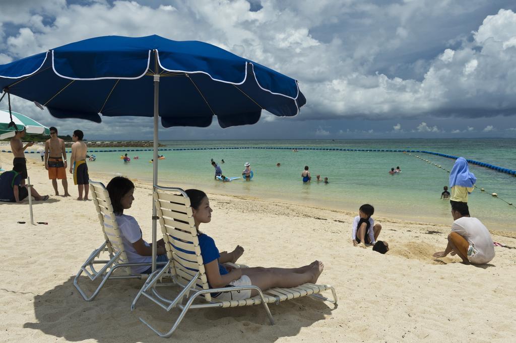 Royal Hotel Okinawa Zanpamisaki Йомитан Екстериор снимка