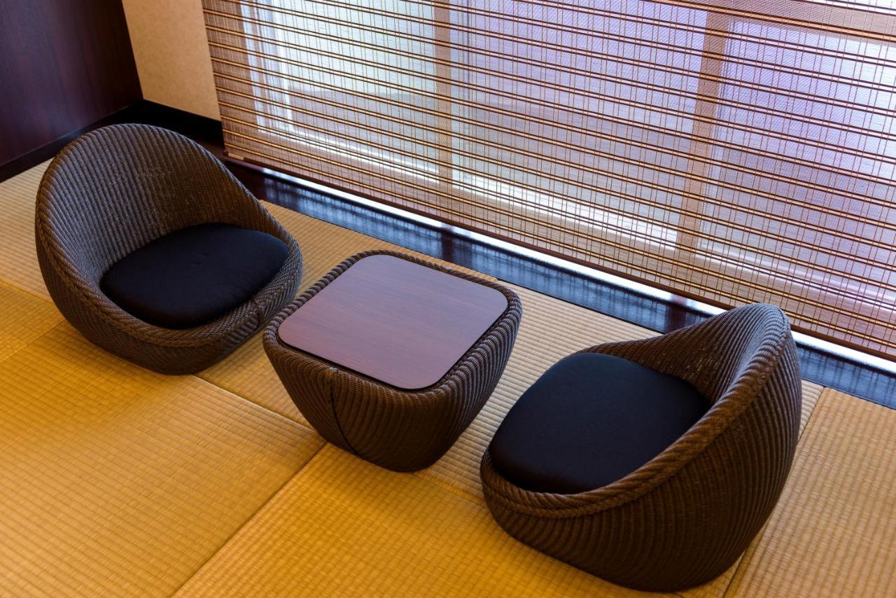 Royal Hotel Okinawa Zanpamisaki Йомитан Екстериор снимка