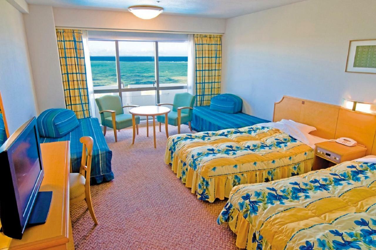 Royal Hotel Okinawa Zanpamisaki Йомитан Екстериор снимка